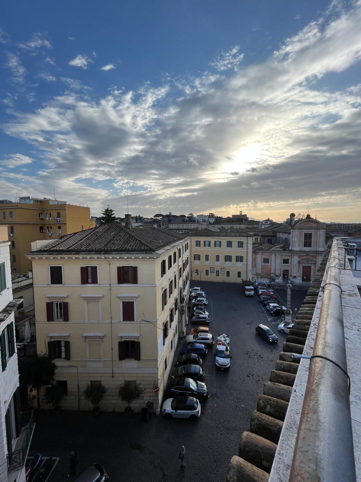 Apartment A Terrace With A View Rom